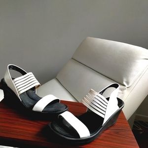 Sketchers White Wedged Sandals